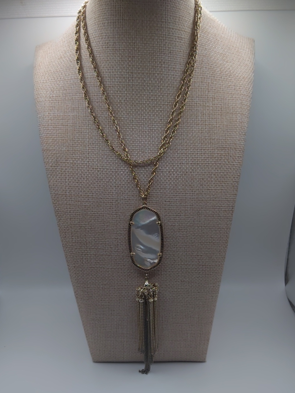 Kendra Scott Mother Of Pearl Pendant Rayne Long Necklace Gold tone - Picture 5 of 7